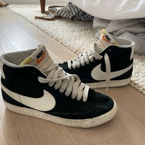 Nike Women’s Blazer Suede Vintage Shoes